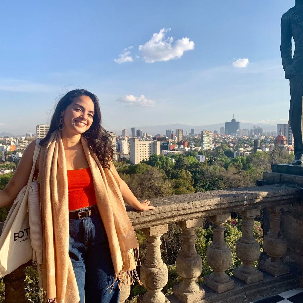 Meet your Posher, Camila